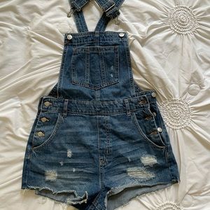 Distressed denim overall shorts (Size 4)